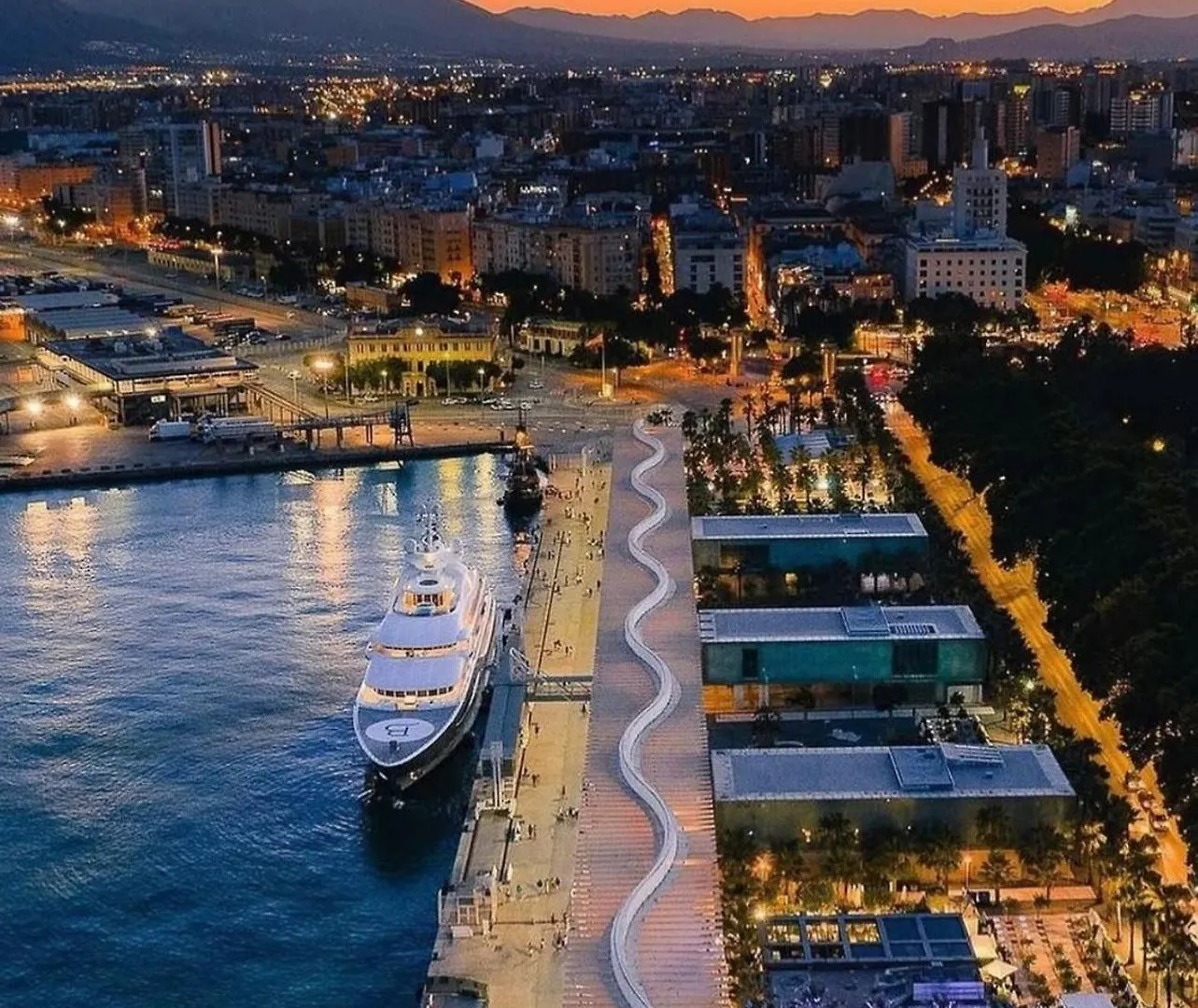 Fantastic Penthouse Malaga Center Apartment